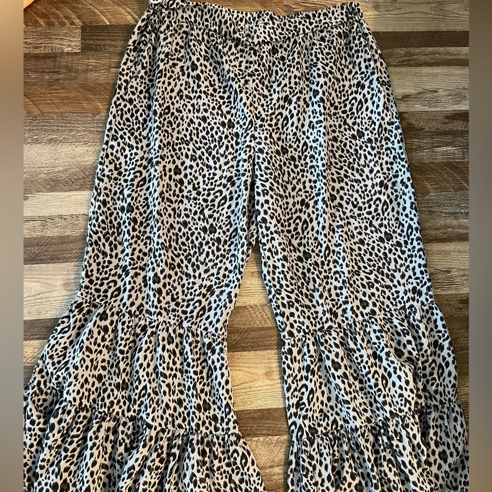 Umgee ruffled pants